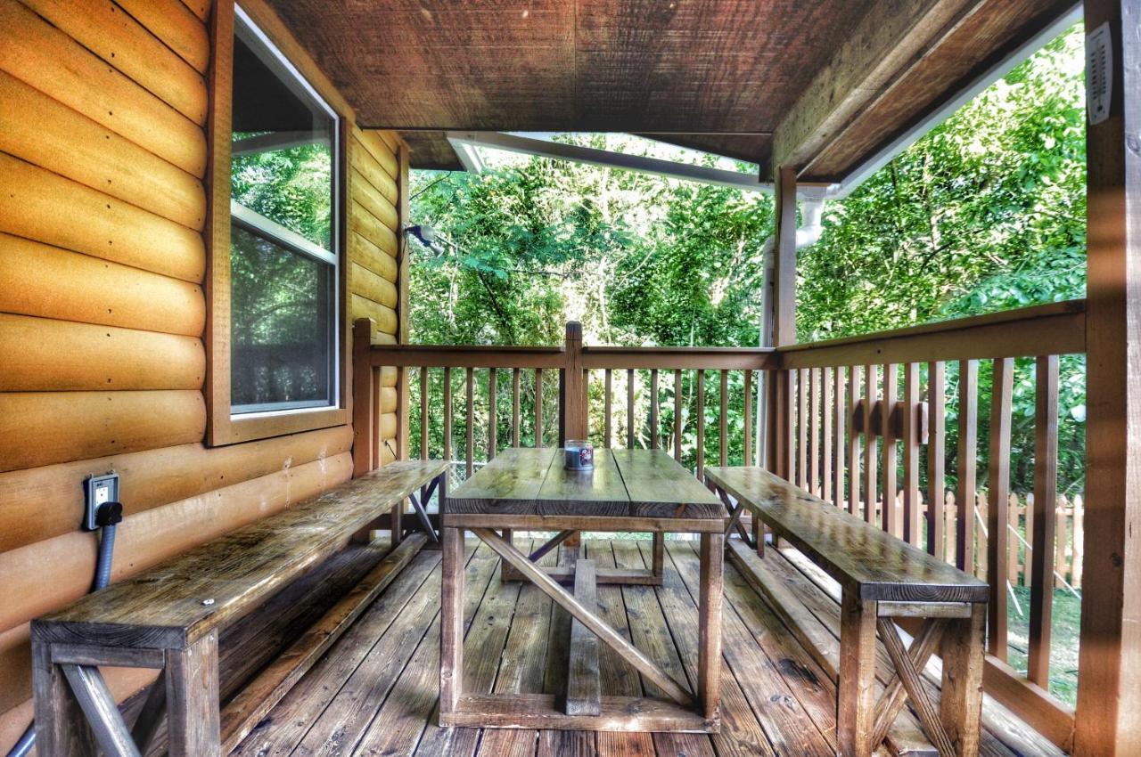 Remodelled Cabin! Great Location! Sevierville Exteriör bild